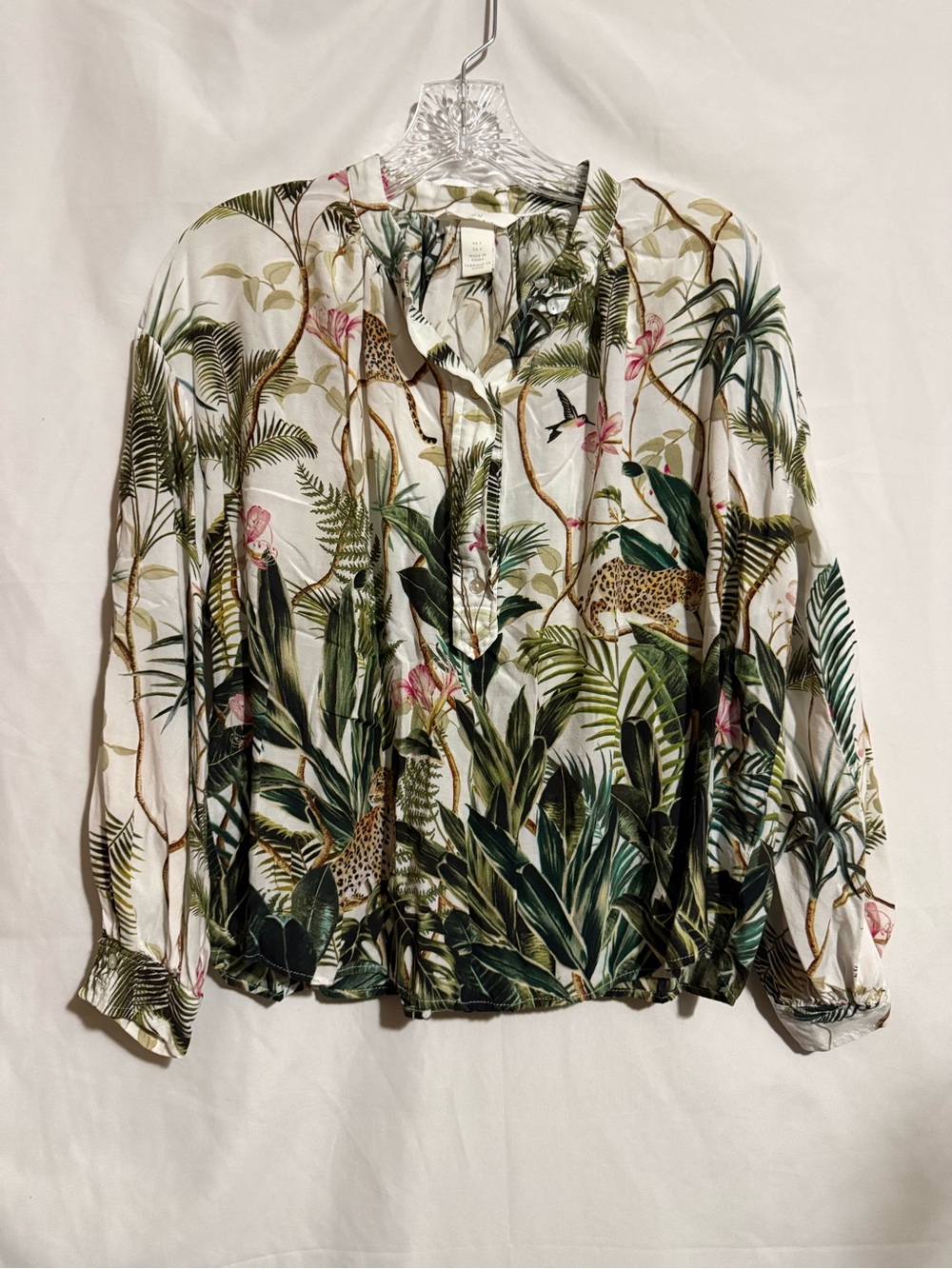 H&M Women’s 4 Tropical Leopard Animal Print V-Neck Button Front Viscose Blouse